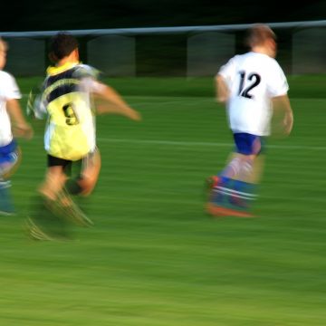 Futebol volta a parar