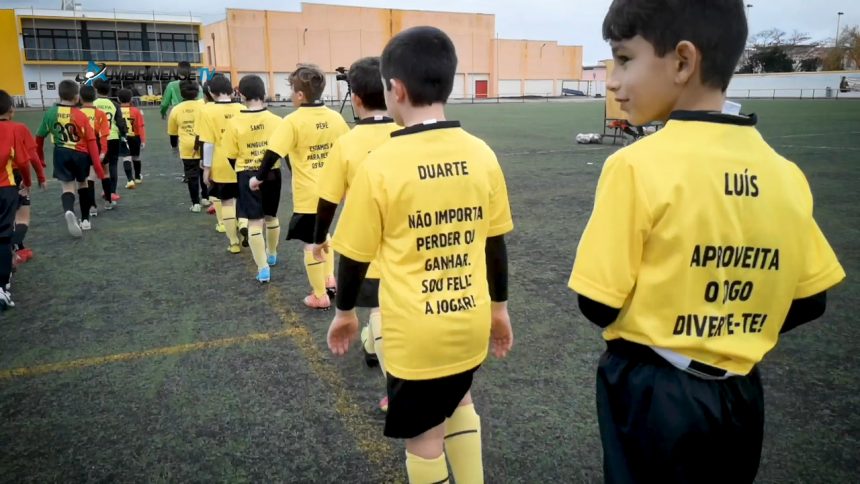 VÍDEO – Equipa de SUB10 do Fazendense dá exemplo no Fair Play no futebol