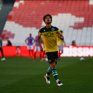 Daniel Bragança titular na Luz