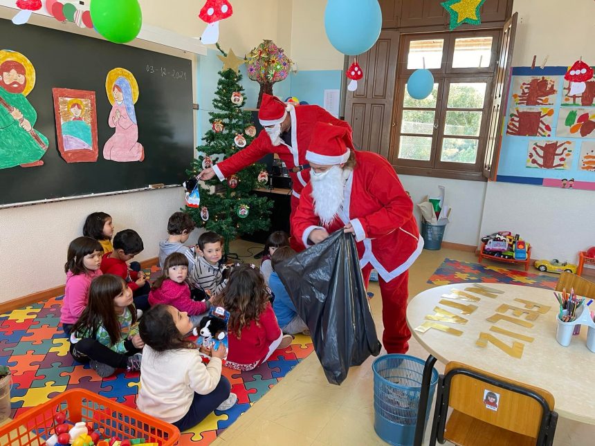 Executivo da Junta Raposa veste-se de Pai Natal