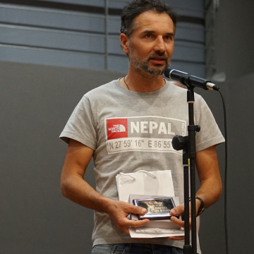 Pedro Bento apresenta documentário e organiza evento solidário