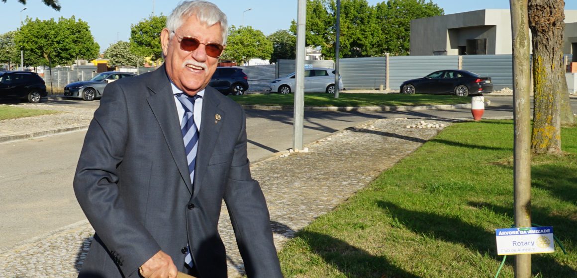 Eurico Henriques toma posse como novo presidente do Rotary Club de Almeirim