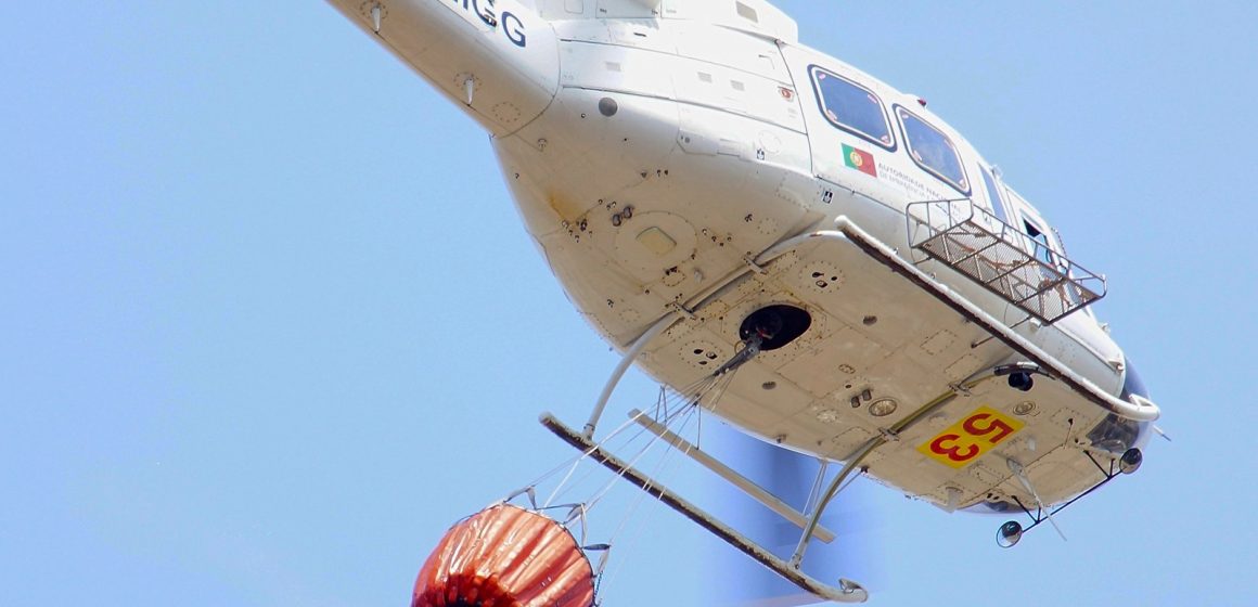 Helicóptero de combate aos incêndios recolocado no aeródromo de Santarém na sexta-feira