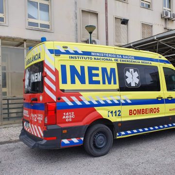 Ambulância fica inoperacional após embate contra javalis em Benfica do Ribatejo