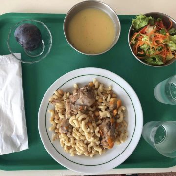 Pedro Ribeiro destaca qualidade das refeições escolares e convida pais a almoçar nos refeitórios