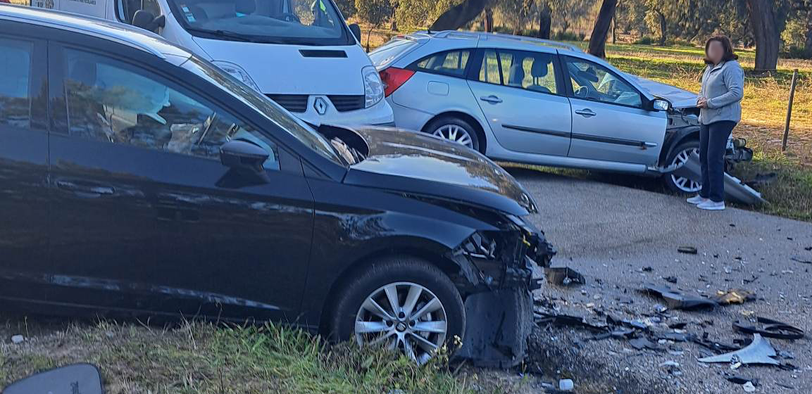 Colisão entre dois carros provoca seis feridos