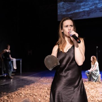 ‘Coisas Que Ardem Facilmente’ estreia no Teatro Sá da Bandeira