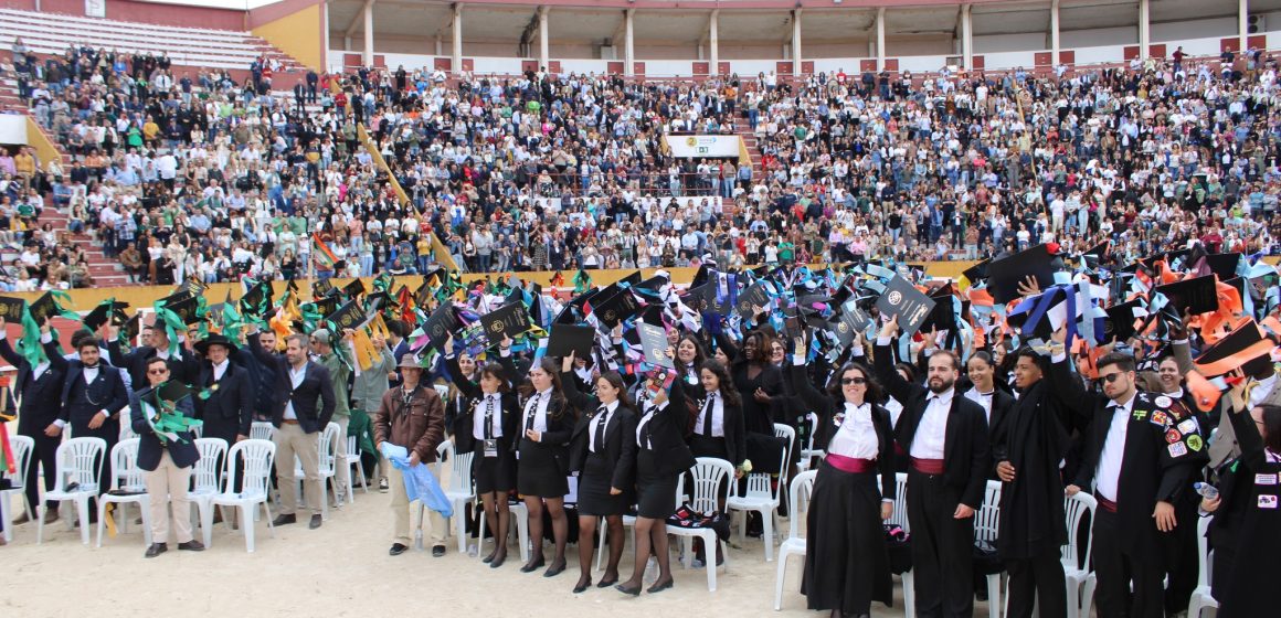 Milhares juntaram-se para a missa da bênção das pastas dos finalistas em Santarém