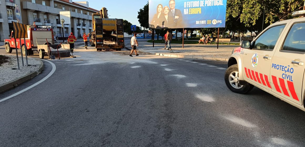 Trânsito na rotunda da Zona Norte totalmente reaberto ao fim de seis horas