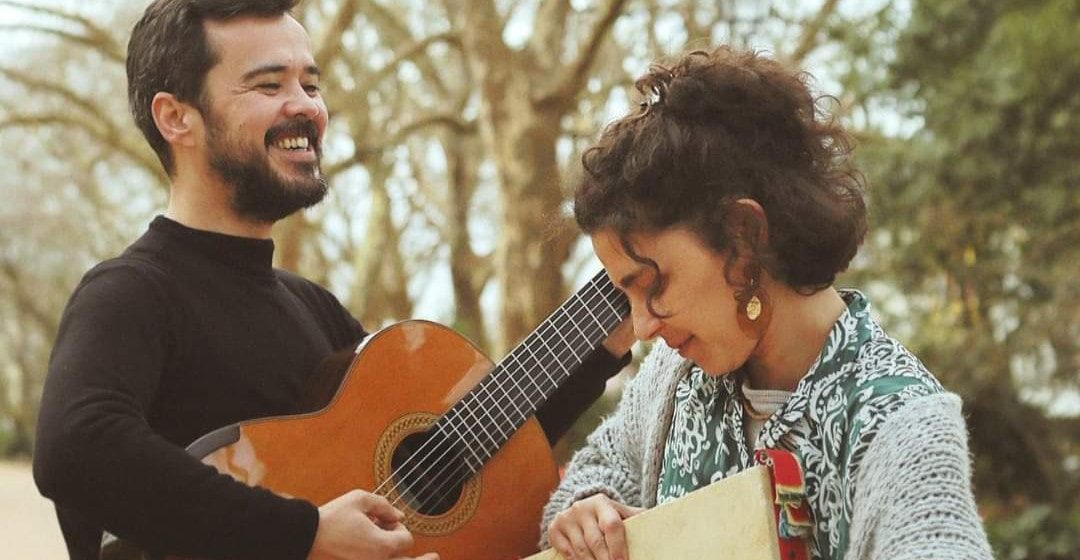 Tiago da Neta e Joana Oliveira em concerto no Jardim da Biblioteca em Santarém