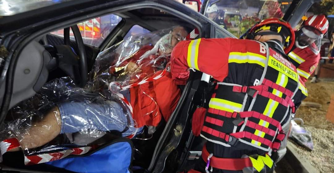 Bombeiros Voluntários de Almeirim promovem simulacro de acidente de viação no Festival da Sopa da Pedra (c/fotos)