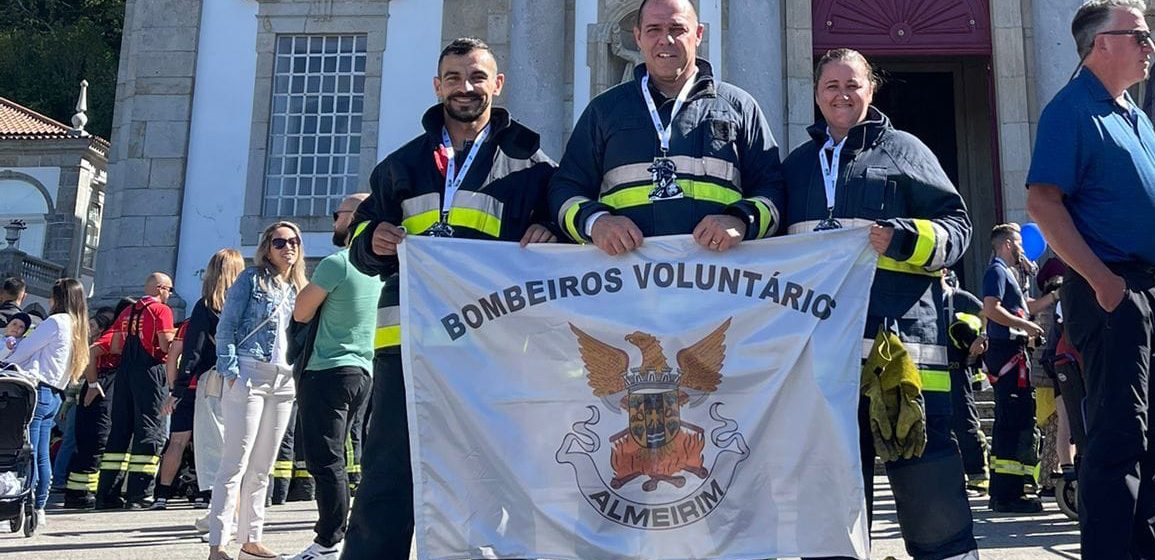 Bombeiros de Almeirim participam na prova ‘Escadórios da Humanidade’ no Bom Jesus em Braga