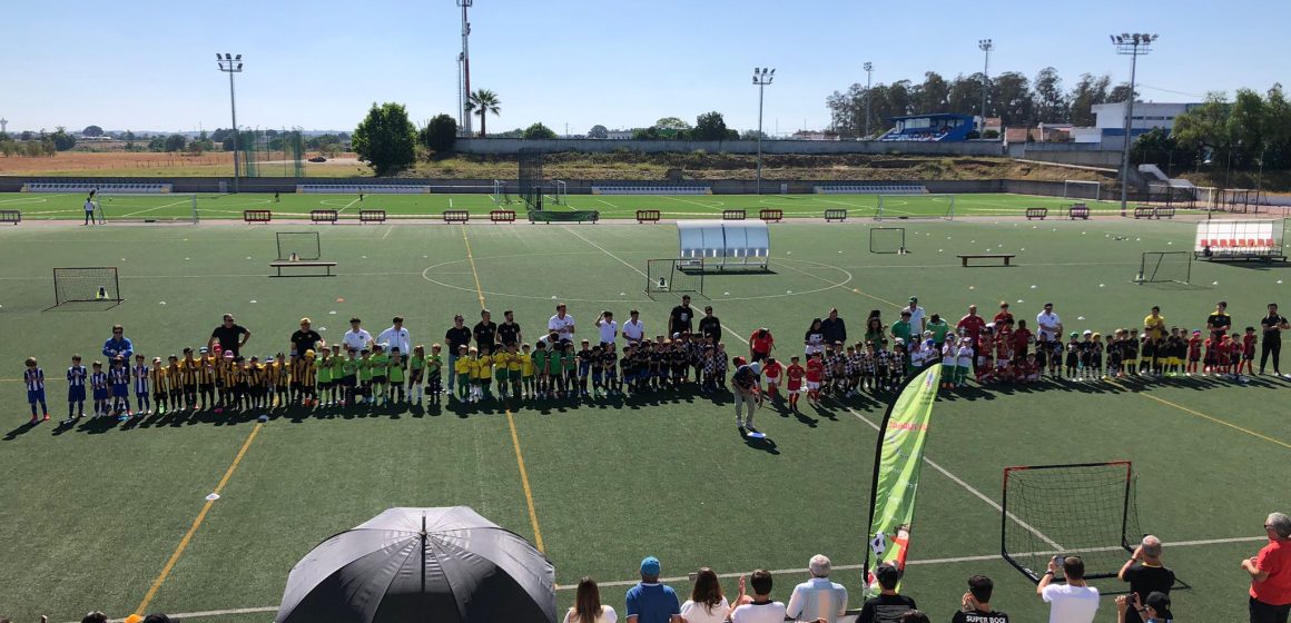 futebol sub6 almeirim Almeirim alimenta sonho de dezenas de crianças